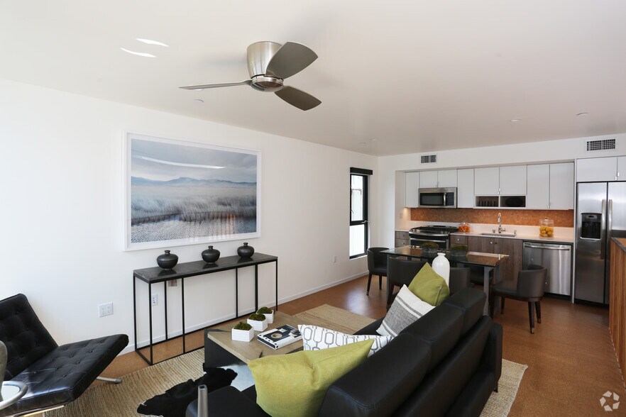 More Photos Of 8350-8358 Santa Monica Blvd, West Hollywood Apartments For Lease