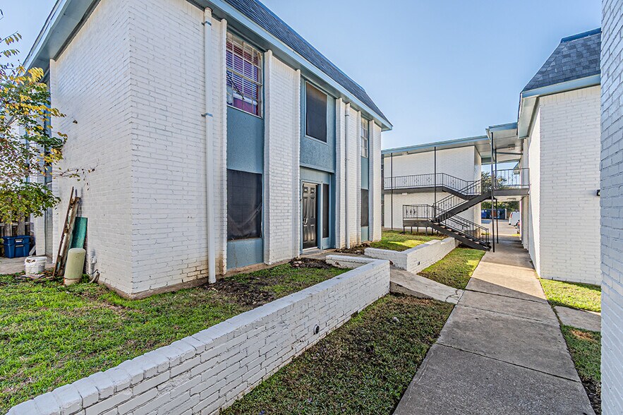 More Photos Of 6625 S Hulen St, Fort Worth Apartments For Sale