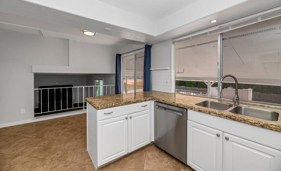 More Photos Of 1927 E Crocus Dr, Phoenix Specialty For Sale