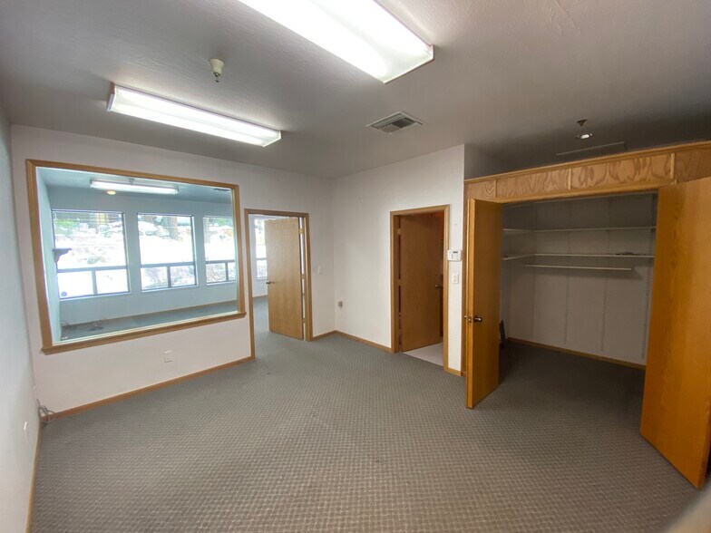 More Photos Of 295 Highway 50, Stateline Office For Sale