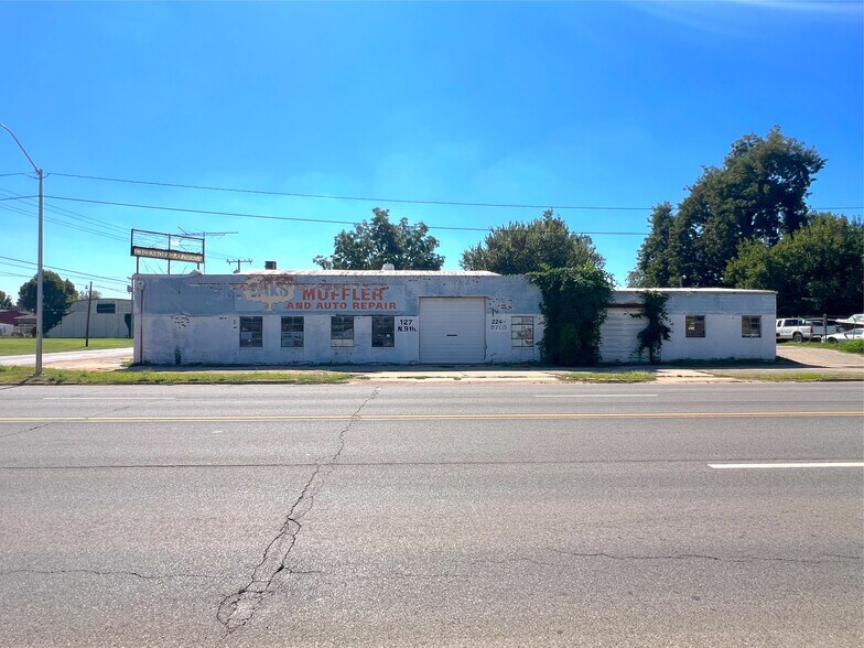 More Photos Of 127 N 9th St, Chickasha Auto Repair For Sale