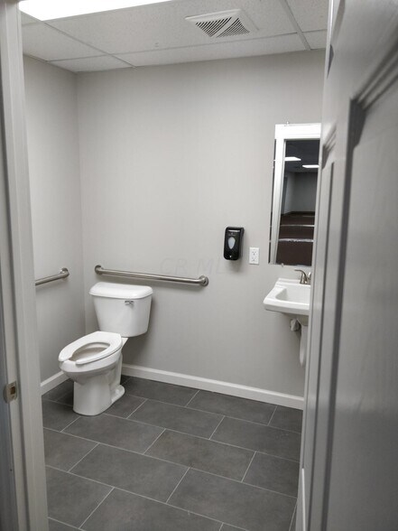 More Photos Of 3245 E Livingston Ave, Columbus Medical For Sale