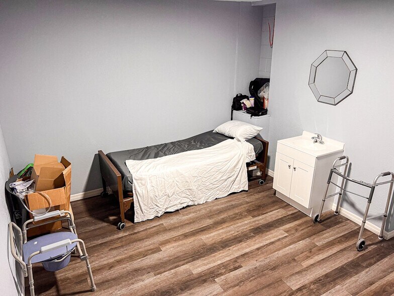 More Photos Of 1110 E Laura St, Plant City Funeral Home For Sale