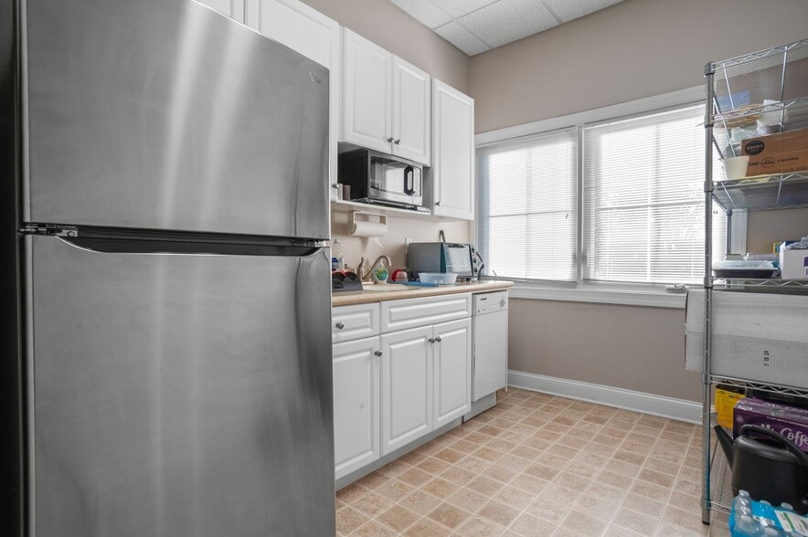 More Photos Of 1544 Fording Island Rd, Hilton Head Island Medical For Sale