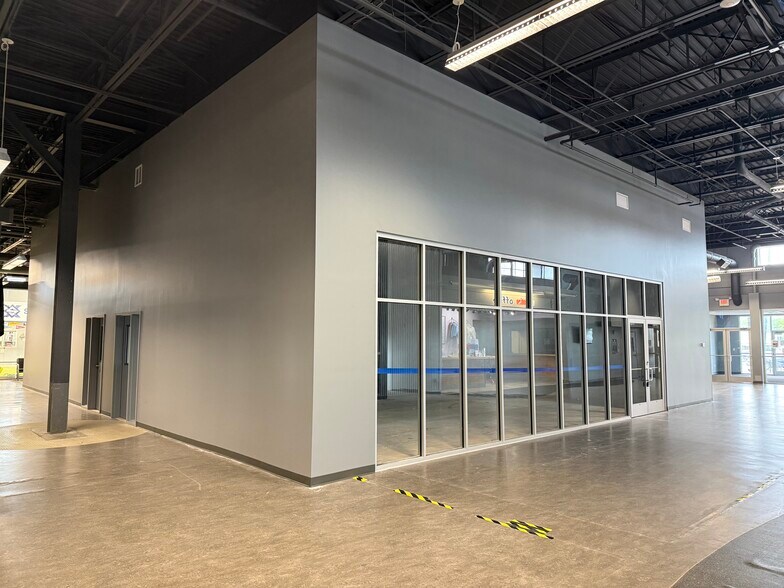 More Photos Of 15 Lund Rd, Saco Light Manufacturing For Lease