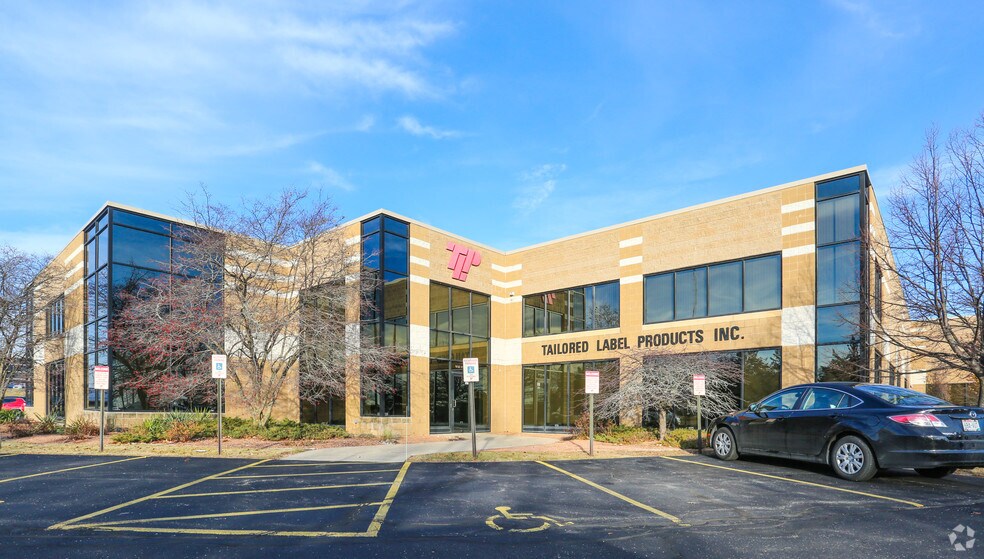 More Photos Of W165 N5731 Ridgewood Dr, Menomonee Falls Warehouse For Lease