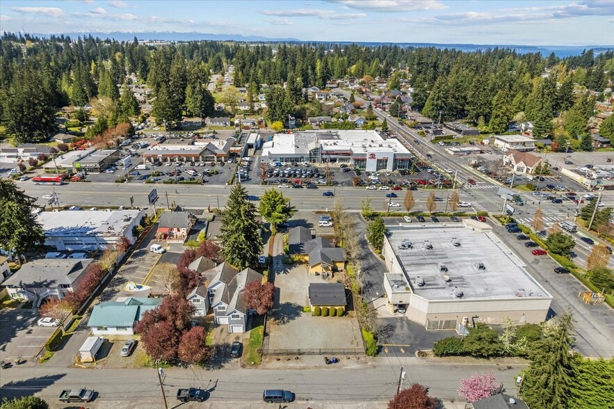 More Photos Of 6915 Evergreen Way, Everett Freestanding For Sale