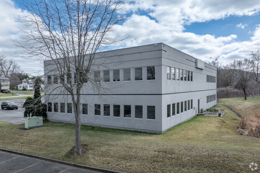 More Photos Of 335 Morganza Rd, Canonsburg Freestanding For Lease