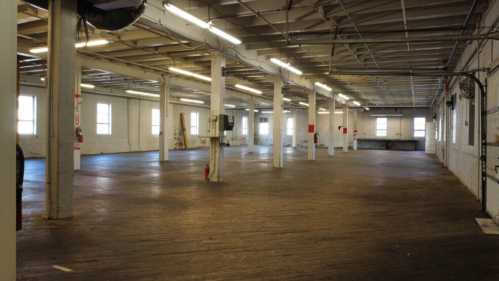More Photos Of 813 N 4th St, Allentown Warehouse For Lease