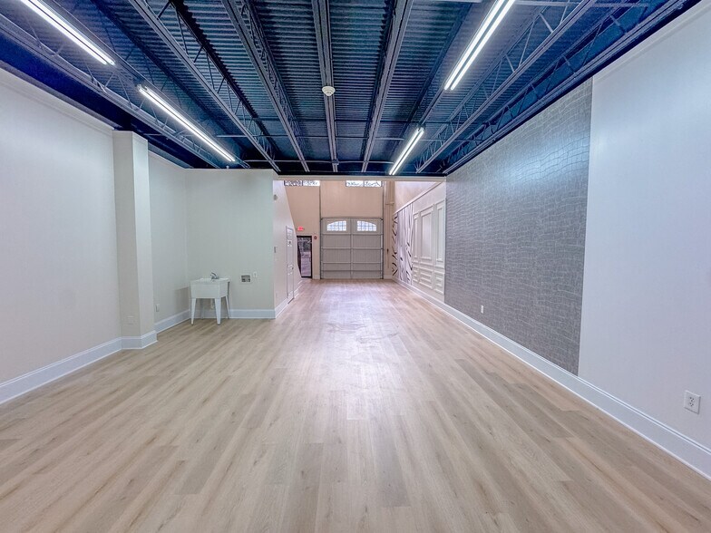 More Photos Of 800 Langford Dr, Norcross Light Distribution For Lease