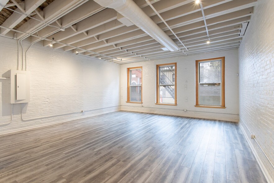 More Photos Of 447 W 36th St, New York Loft Creative Space For Sale
