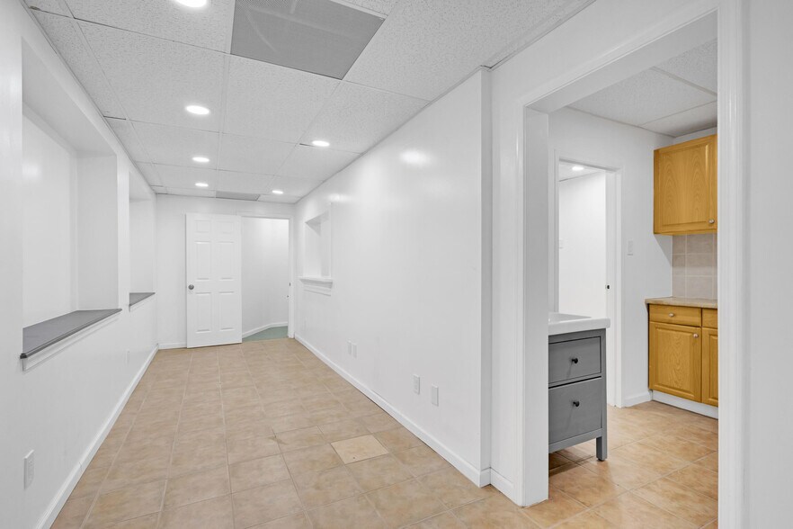 More Photos Of 5565 Columbia Pike, Arlington Multifamily For Sale