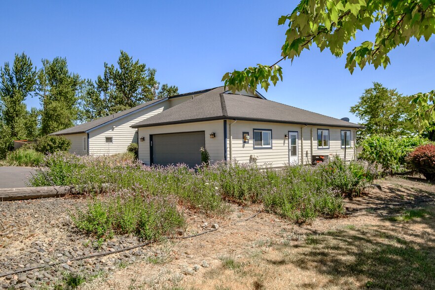 More Photos Of 10845 Brateng Rd, Monmouth Winery Vineyard For Sale