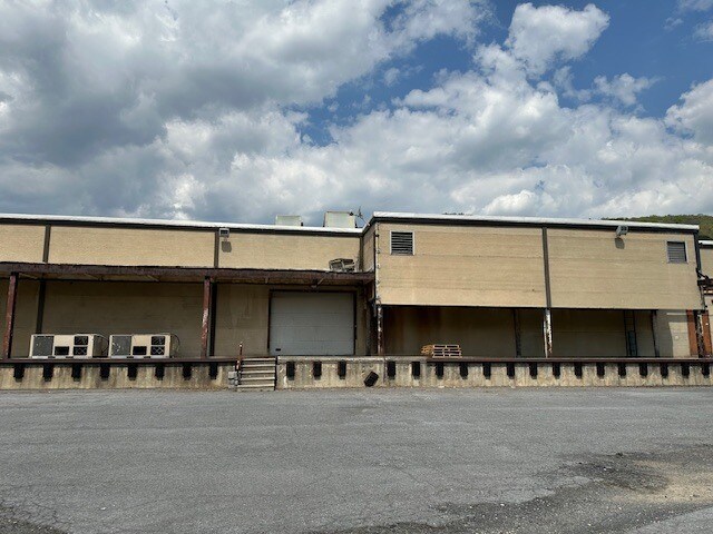 More Photos Of 165-177 Bedford Plaza Rd, Bedford Unknown For Lease