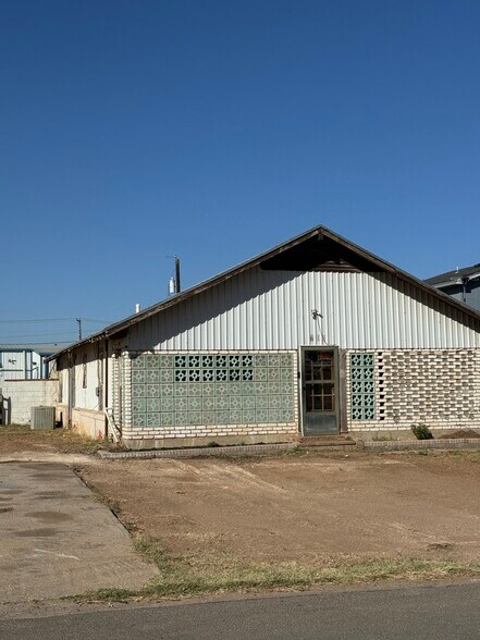More Photos Of 710 S Baird St, Midland Religious Facility For Sale
