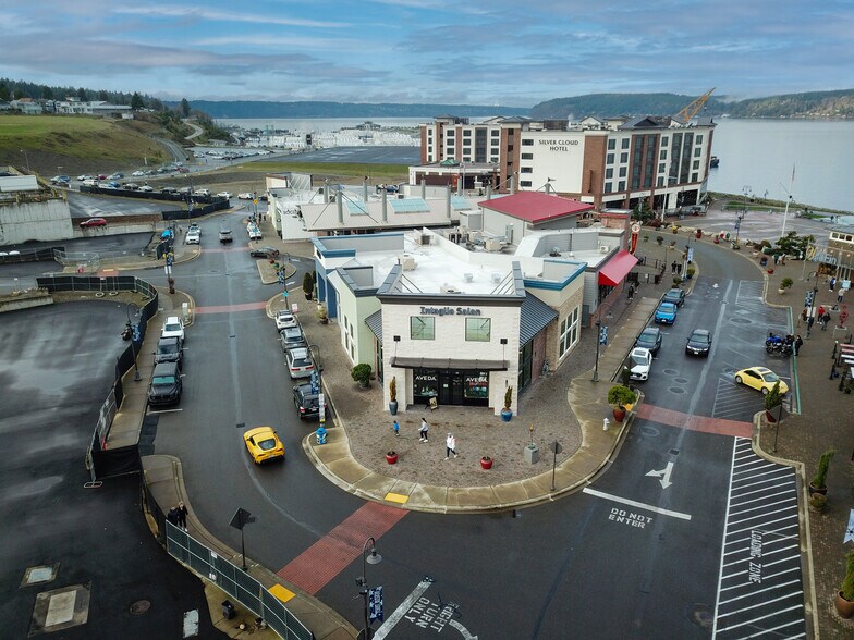 More Photos Of 5058 Main St, Tacoma General Retail For Lease