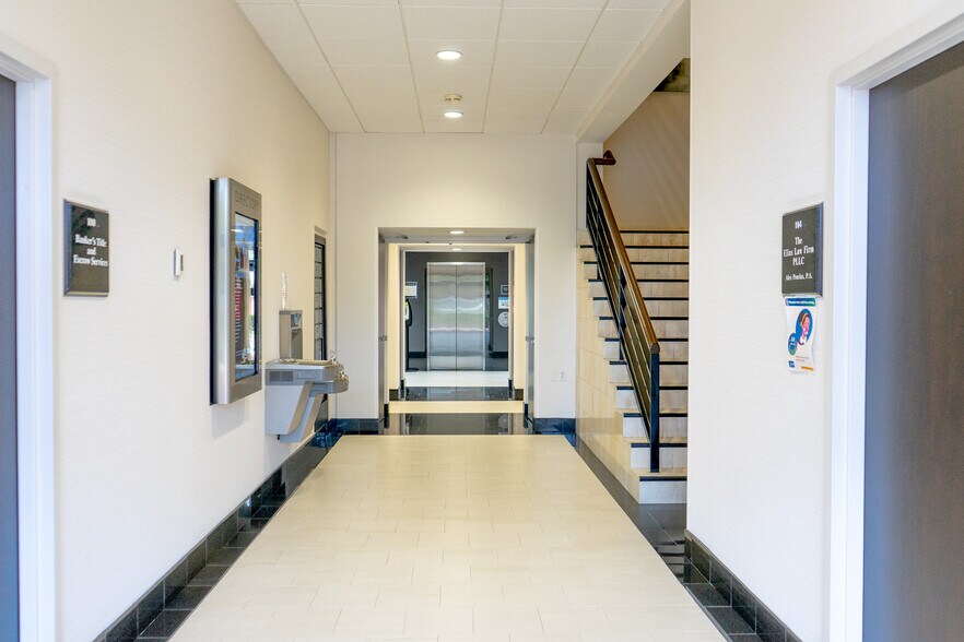 More Photos Of 15500 New Barn Rd, Miami Lakes Loft Creative Space For Lease