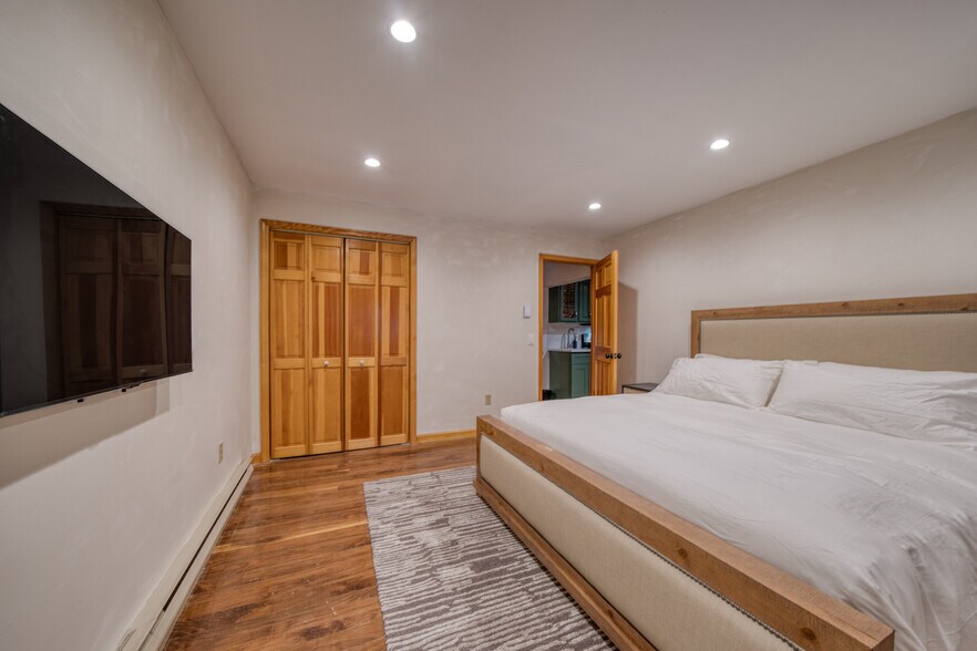 More Photos Of 218 NY-296, Windham Hotel For Sale