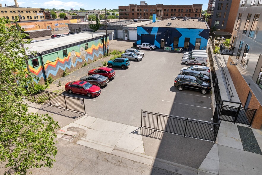 More Photos Of 2375 W University Ave, Saint Paul Office For Sale