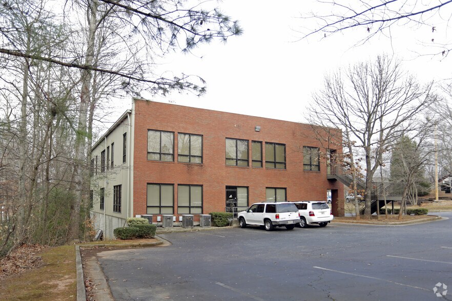 More Photos Of 6185 Crooked Creek Rd, Peachtree Corners Office For Lease