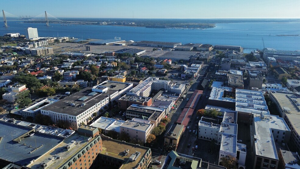 More Photos Of 112 N Market St, Charleston Hotel For Lease