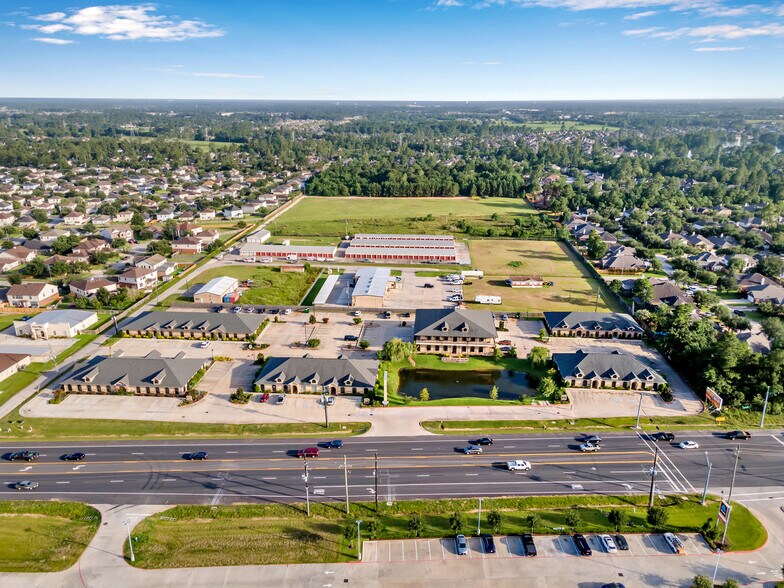 More Photos Of 7115 FM 2920, Spring Unknown For Lease