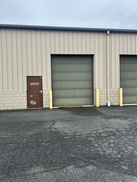 More Photos Of 30 Shelter Rock Rd, Danbury Light Distribution For Lease