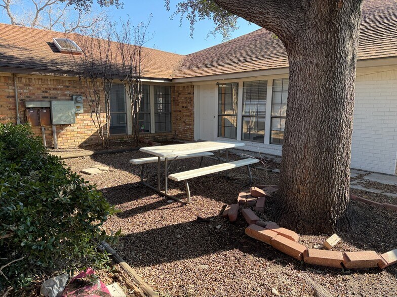 More Photos Of 1935 Old Denton Rd, Carrollton Daycare Center For Sale