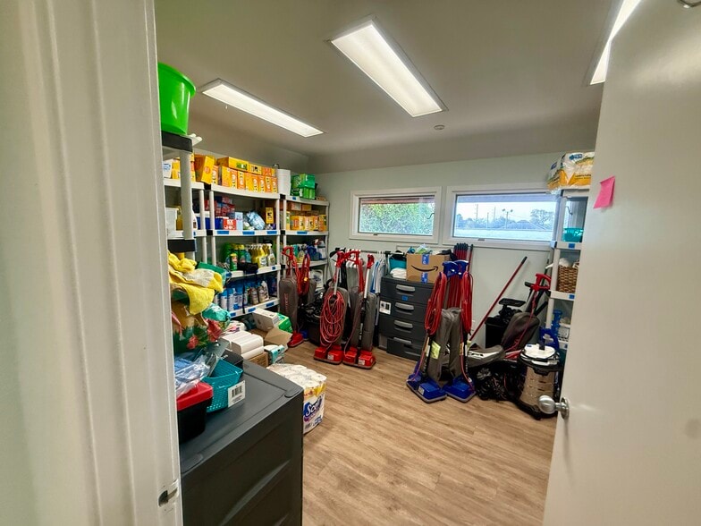 More Photos Of 1411 S 14th St, Fernandina Beach Office For Lease