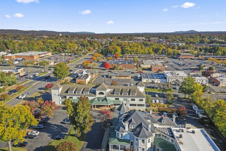 More Photos Of 602 S King St, Leesburg Medical For Sale