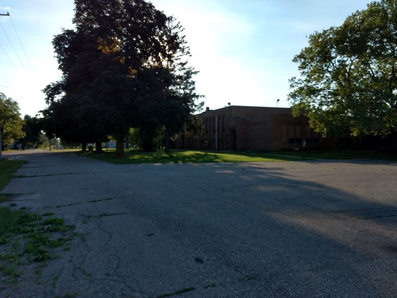 More Photos Of 130 Jackson St, Cement City Schools For Sale