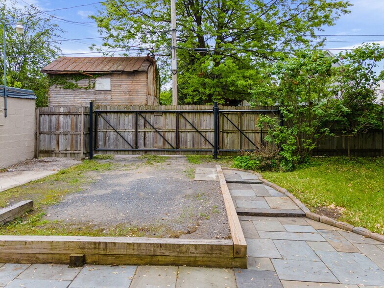 More Photos Of 462-470 2nd Ave, Troy Storefront Retail Residential For Sale