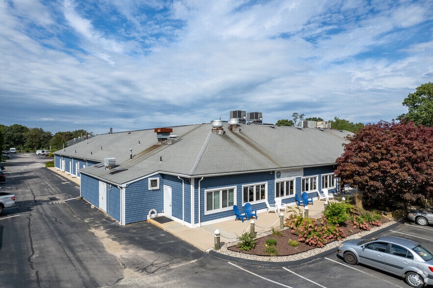 More Photos Of 140 Point Judith Rd, Narragansett Storefront Retail Office For Sale