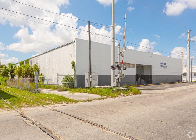 More Photos Of 5150 NW 37th Ave, Miami Warehouse For Lease