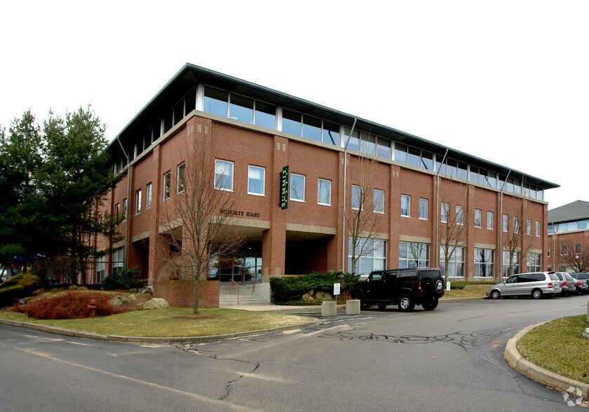 More Photos Of 300 Centerville Rd, Warwick Medical For Lease