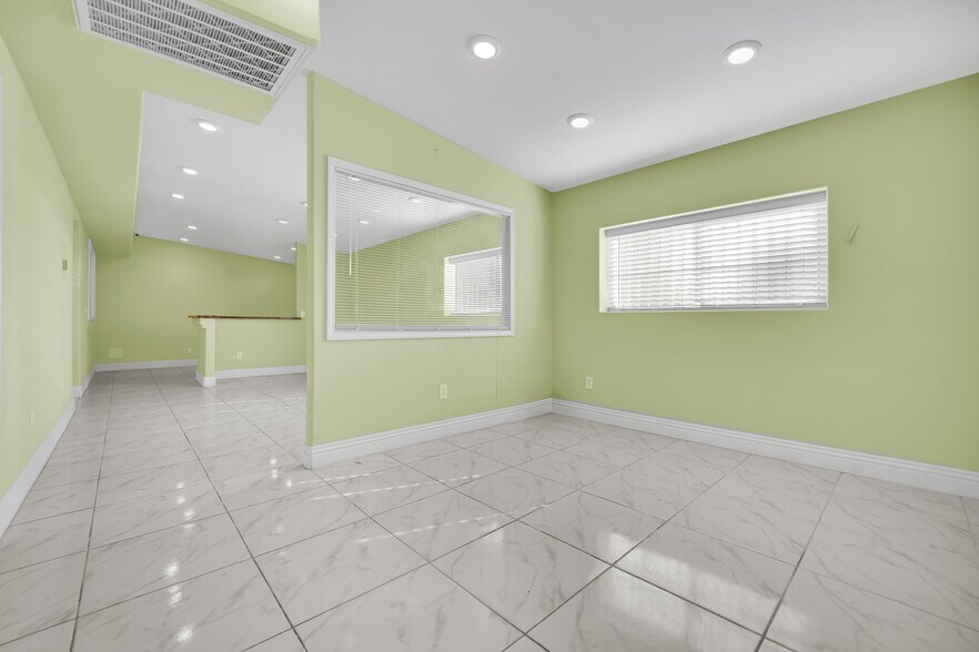 More Photos Of 1610 E Sahara Ave, Las Vegas Storefront Retail Office For Sale