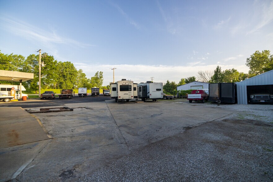More Photos Of 23621 S State Route 291, Harrisonville Industrial For Sale