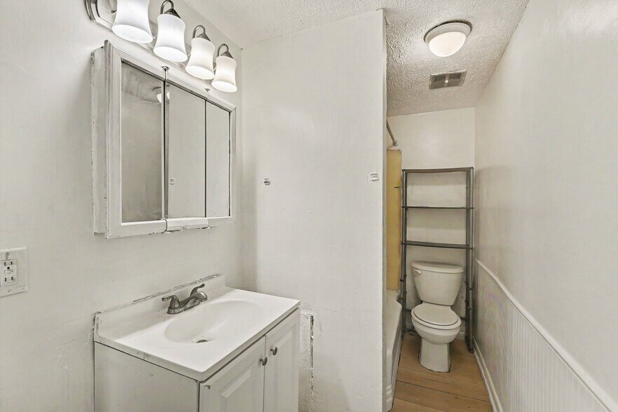 More Photos Of 7707 Baltimore Annapolis Blvd, Glen Burnie Office Residential For Sale