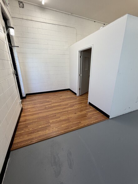 More Photos Of 1115 Colorado Ave, Longmont Service For Lease