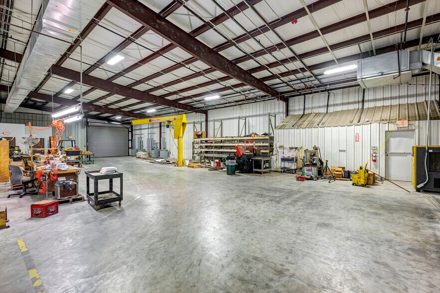 More Photos Of 12506 Taylor Rd, Houston Warehouse For Lease