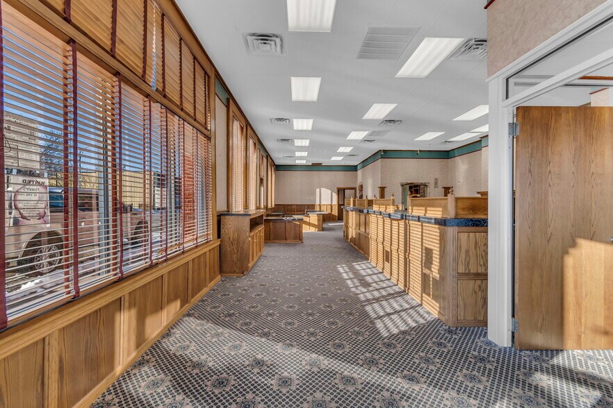 More Photos Of 112 S Pine St, Norborne Bank For Sale