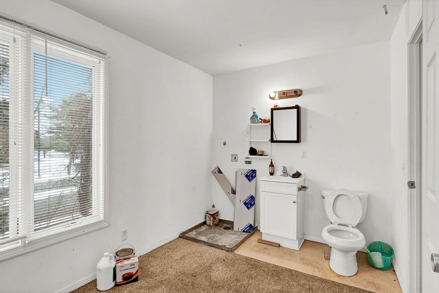 More Photos Of 93 Elm St, Old Saybrook Restaurant For Sale