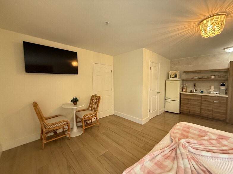 More Photos Of 2502 Tamarind Dr, Hutchinson Island Hotel For Sale