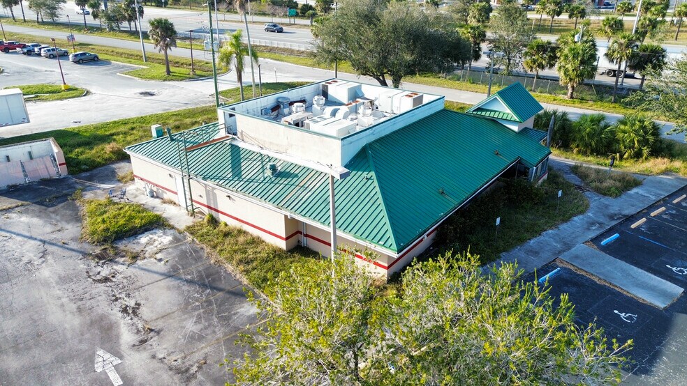 More Photos Of 6501 Darter Ct, Fort Pierce Restaurant For Sale