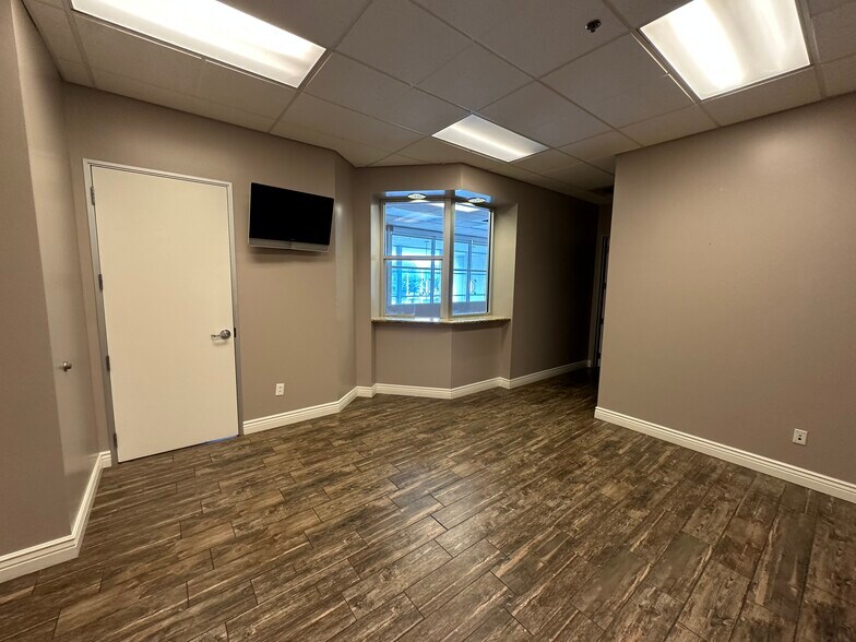 More Photos Of 2901 Sillect Ave, Bakersfield Medical For Lease