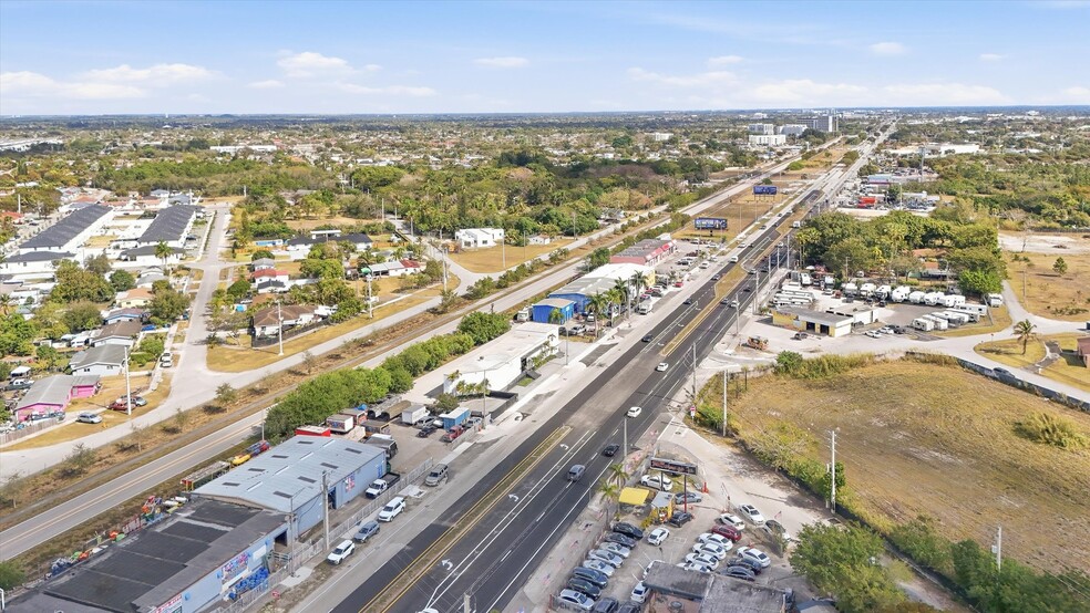 More Photos Of 22790 S Dixie Hwy, Miami Showroom For Lease