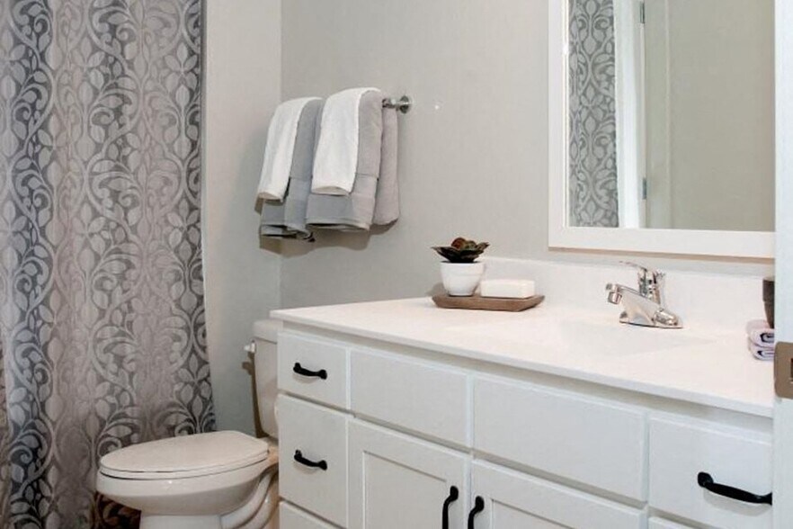 More Photos Of 1700 Plymouth Rd, Minnetonka Apartments For Lease