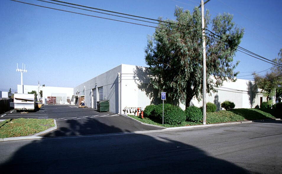 More Photos Of 2971-2995 Mead Ave, Santa Clara Warehouse For Lease