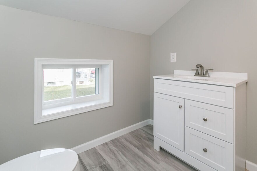 More Photos Of 4527 South St, Jamesville General Retail For Sale