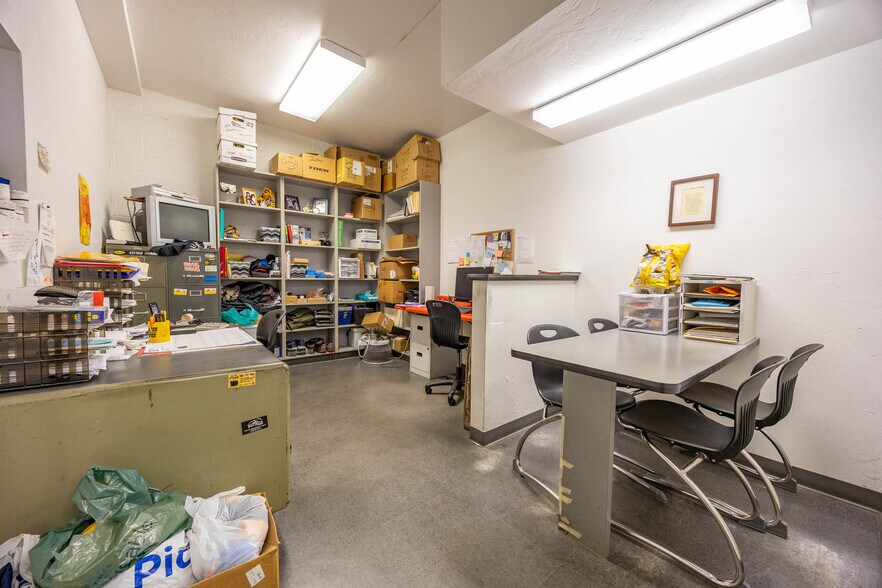 More Photos Of 1301 E Fry Blvd, Sierra Vista General Retail For Sale